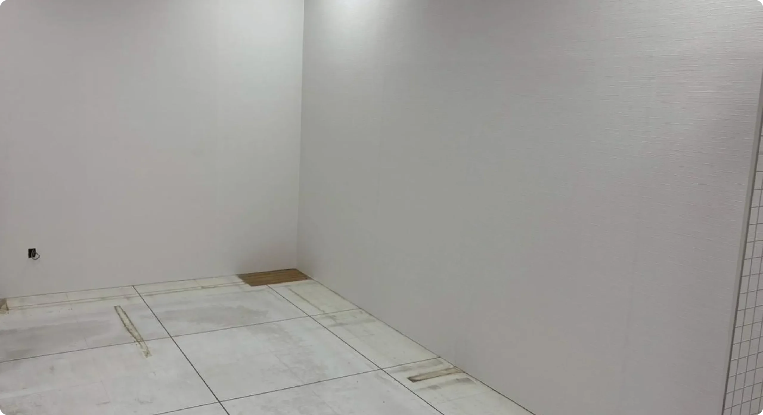 アピタパワー君津店：KOSE化粧品売り場